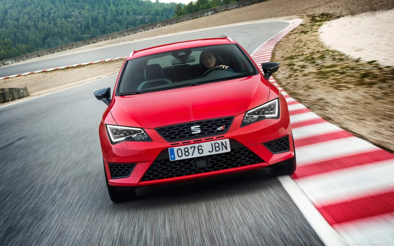 Сиат авто. Seat Leon Cupra. Seat Leon 2015. Seat Leon Cupra Red.