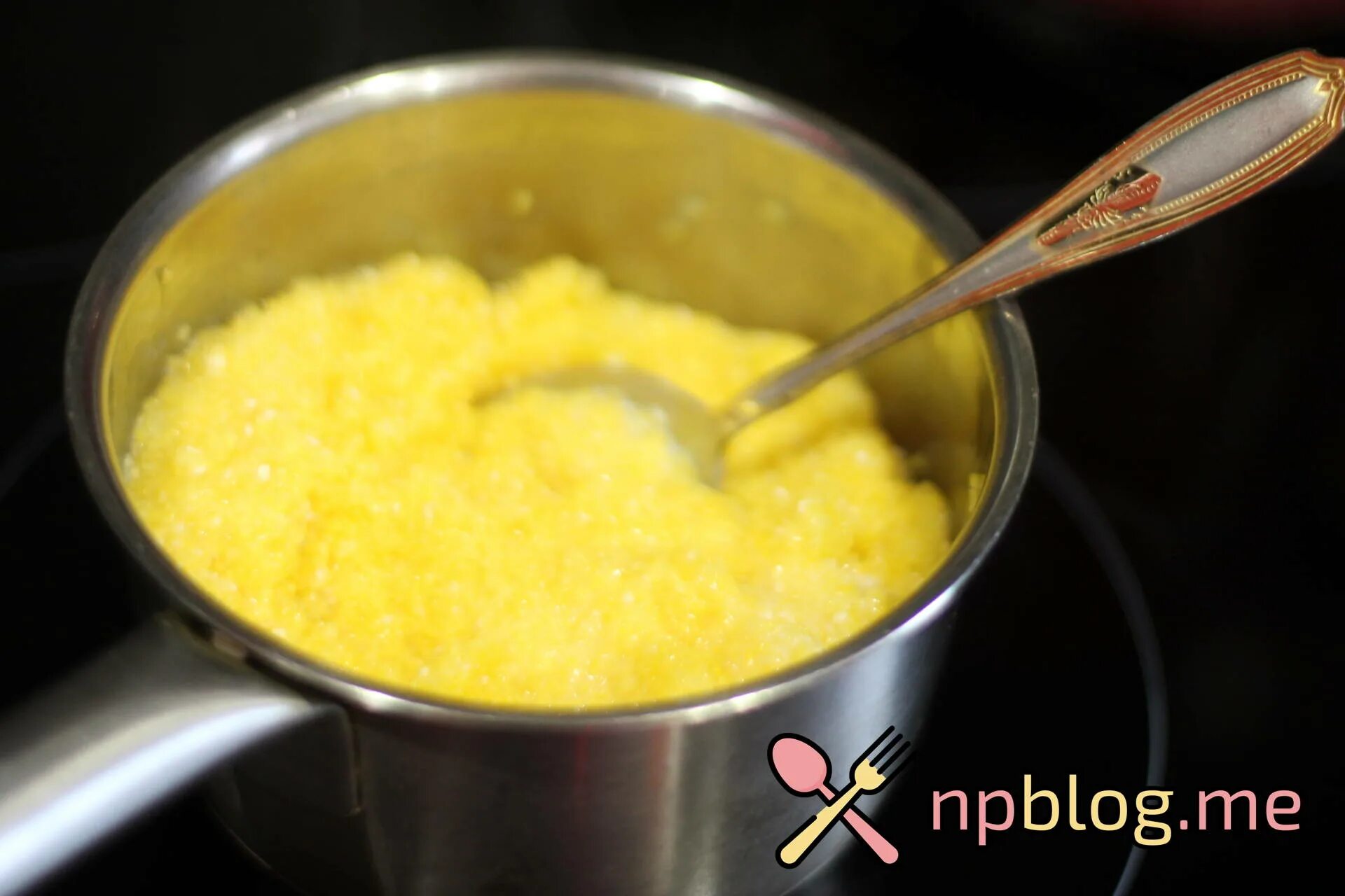 Кукурузная каша секрет хозяйки. Кукурузная каша в мультиварке на воде. Мыть ли кукурузную крупу. Кукурузная крупа для рыбалки. Селяночка кукурузная крупа.