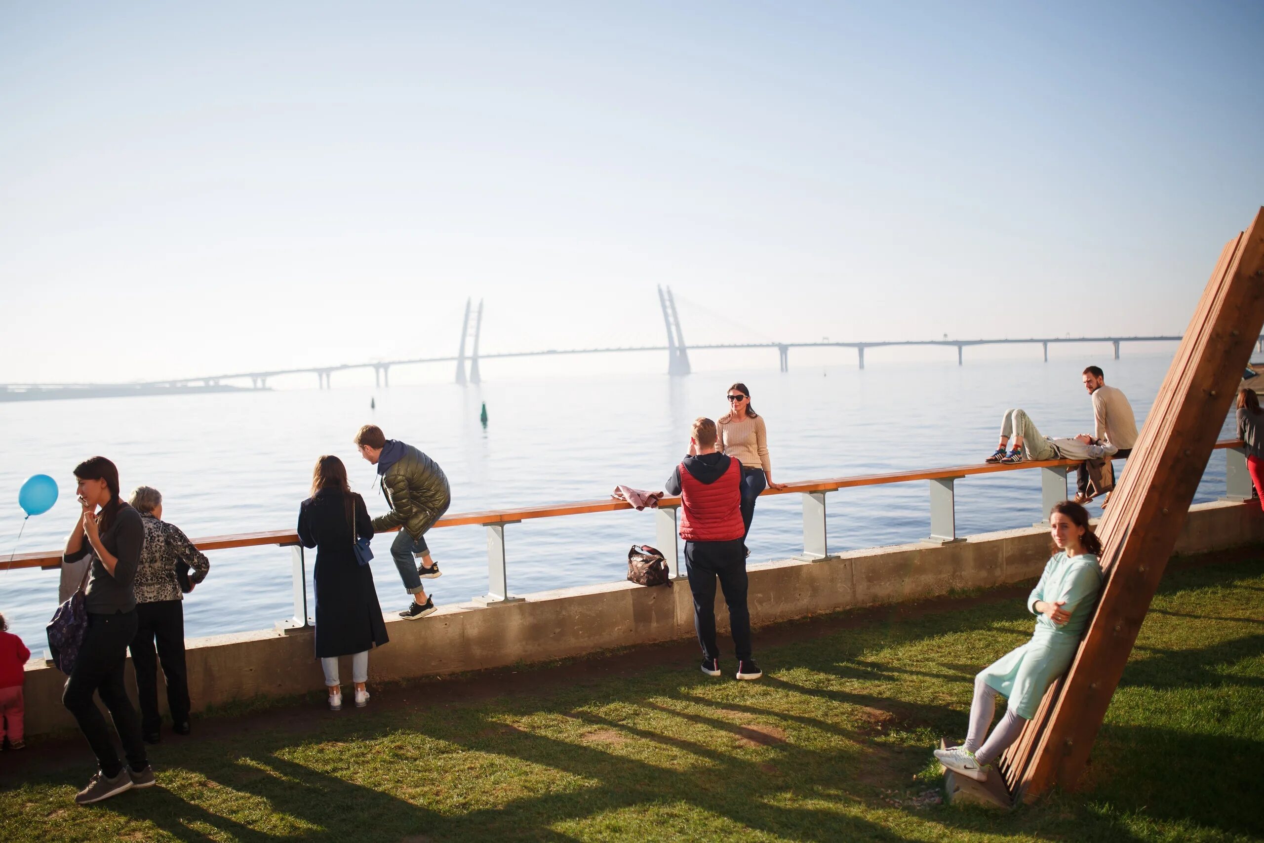 Выпускной в питере 2022. Самые необычные места санкт-петербурга. Выпускники на теплоходе. Выпускной алые паруса в питере. Молодежь петербурга алые паруса.