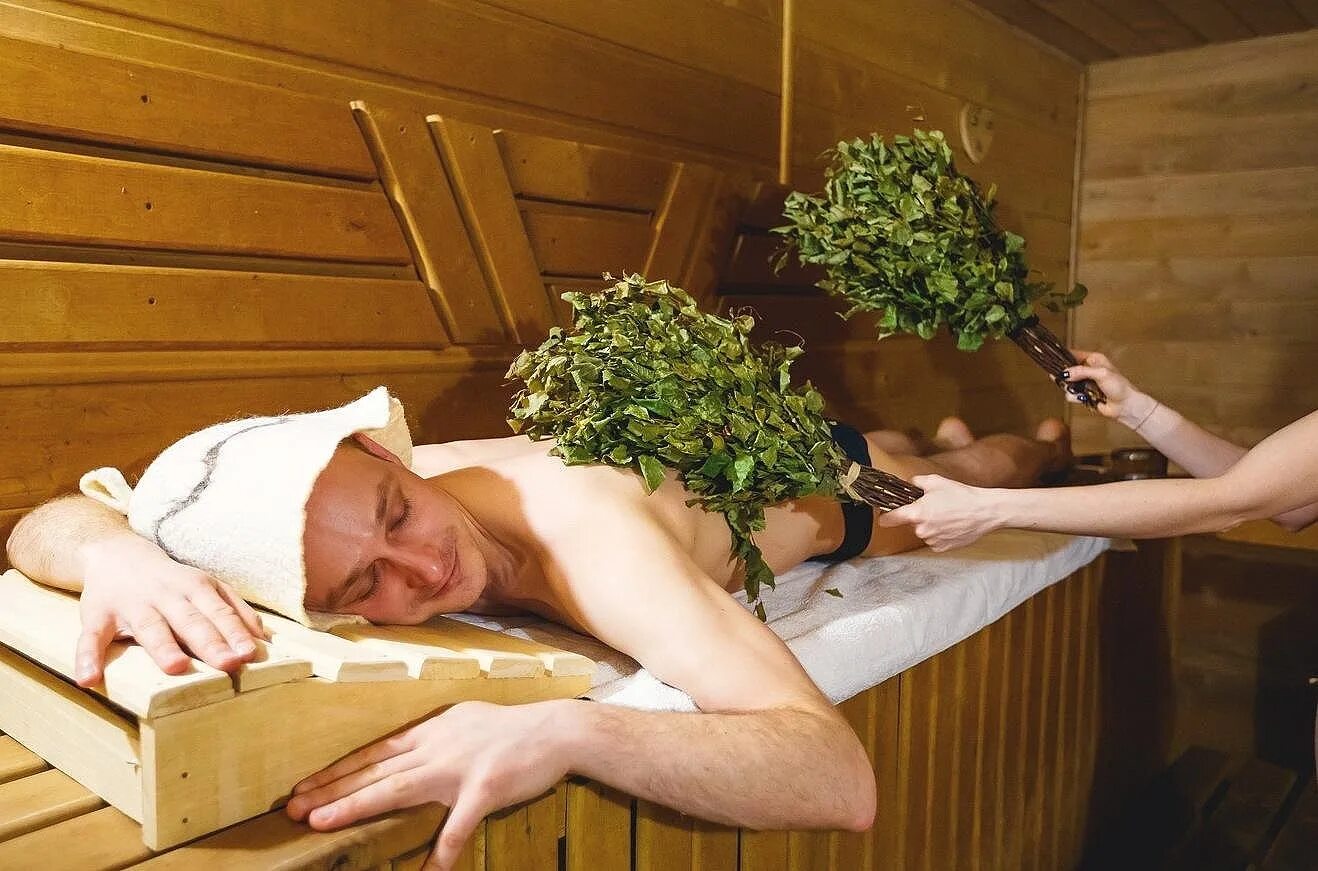 Банное лицо. Женщина после бани. Маска баня для лица 50. Маска для лица в бане. Банное лицо.