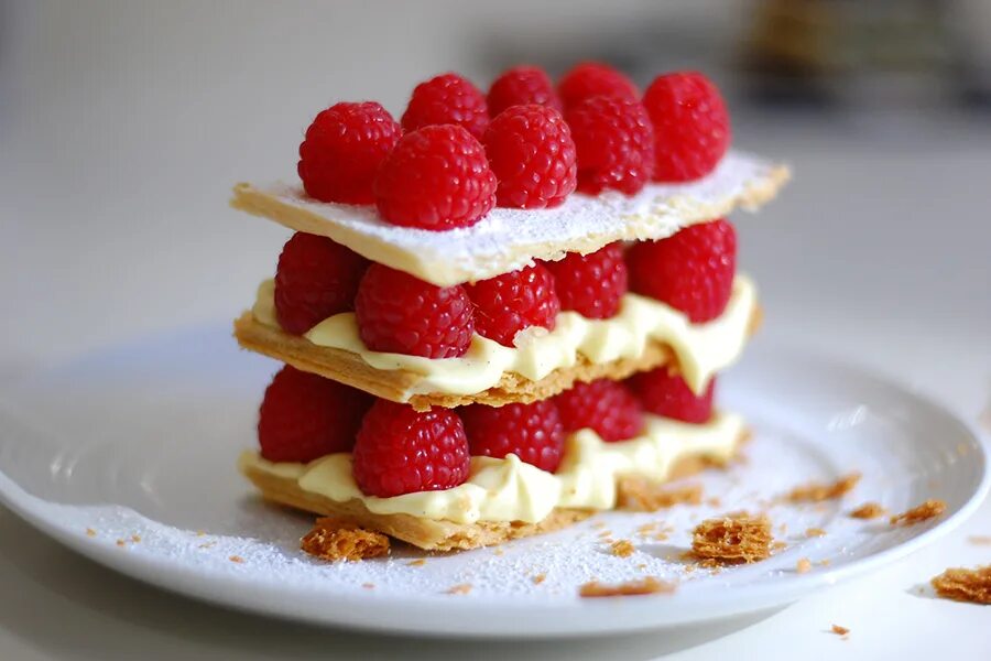 французский торт мильфей. пирожное мильфей. пирожные слоеные мильфей. мильфей наполеон. мильфей.