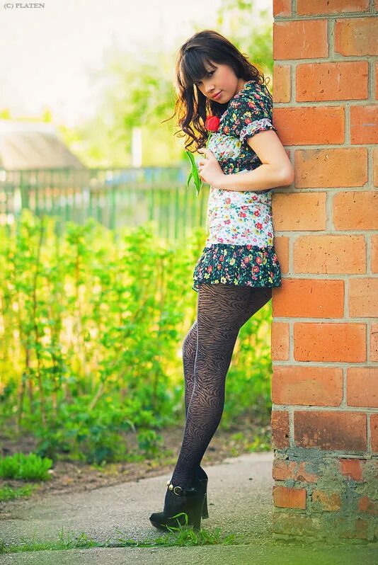 Деревенская в коротком платье. Соблазнение падчерицы. Падчерицу. Падчерица в чулках. Падчерица в чулках.