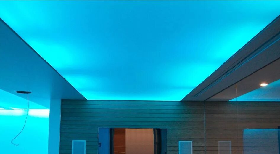 Подсветка внутри потолка. Светящиеся натяжные потолки. Светящийся подвесной потолок. Прозрачный потолок с подсветкой. Светящиеся подвесные потолки.