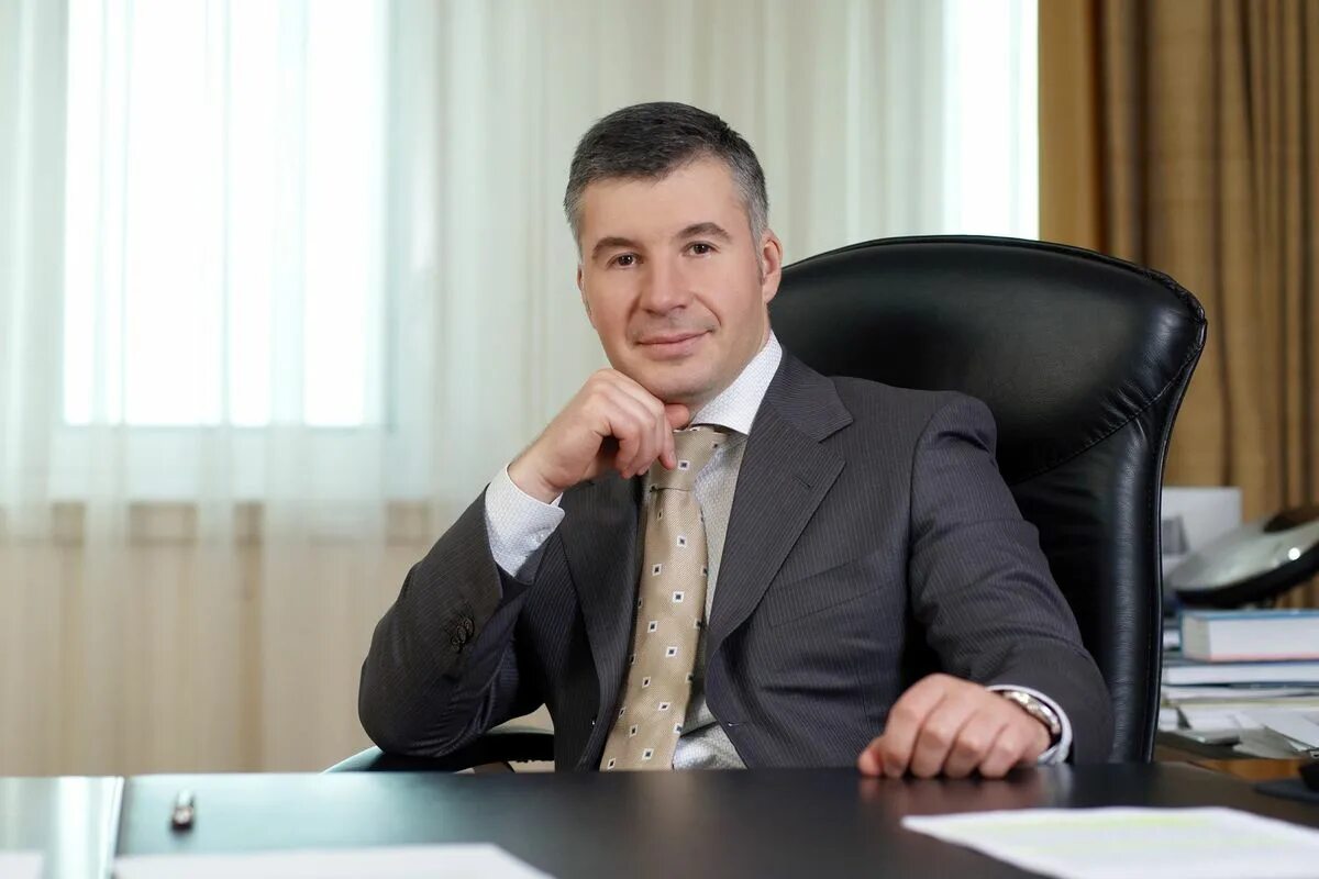 Как зовут генерального директора