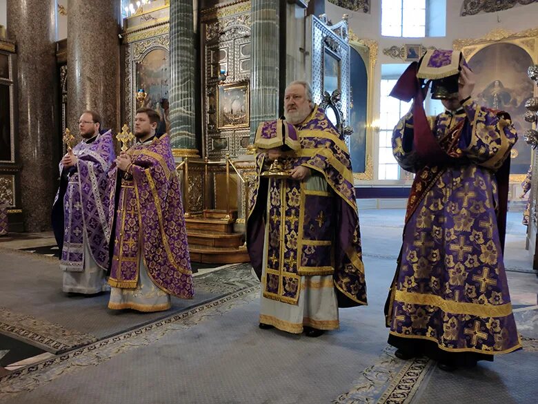 Анна софрыгина литургия оглашенных. Храм христа спасителя патриархия. 2022 год митрополит санкт петербургский иосиф. Рождество христово икона в храме. Божественная литургия 7 января 2024 года.