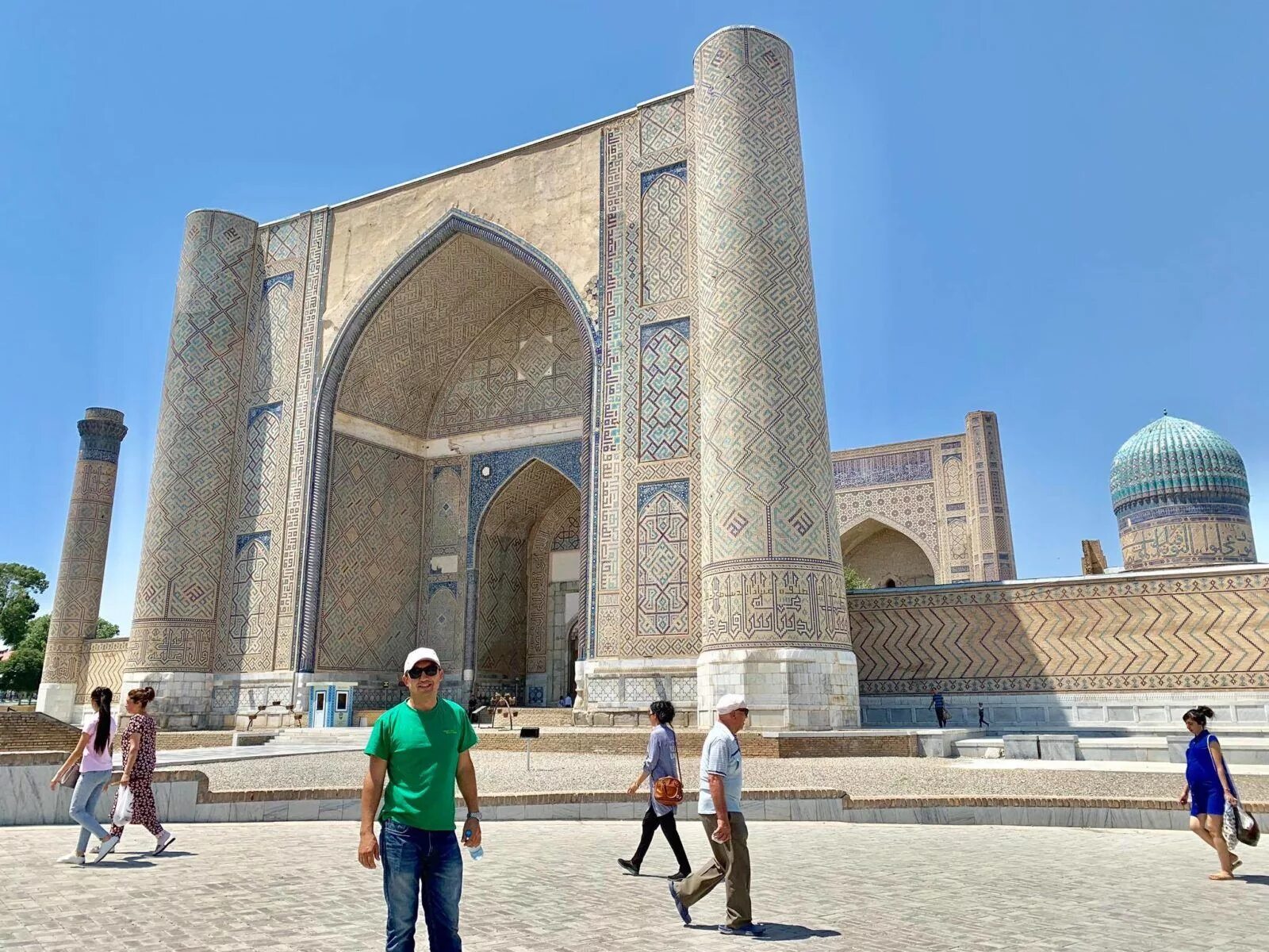 Самарканд 2009. Узбекистан самарканд сегодня. Самарканд город в узбекистане. Самарканд город в узбекистане. Самарканд храм.