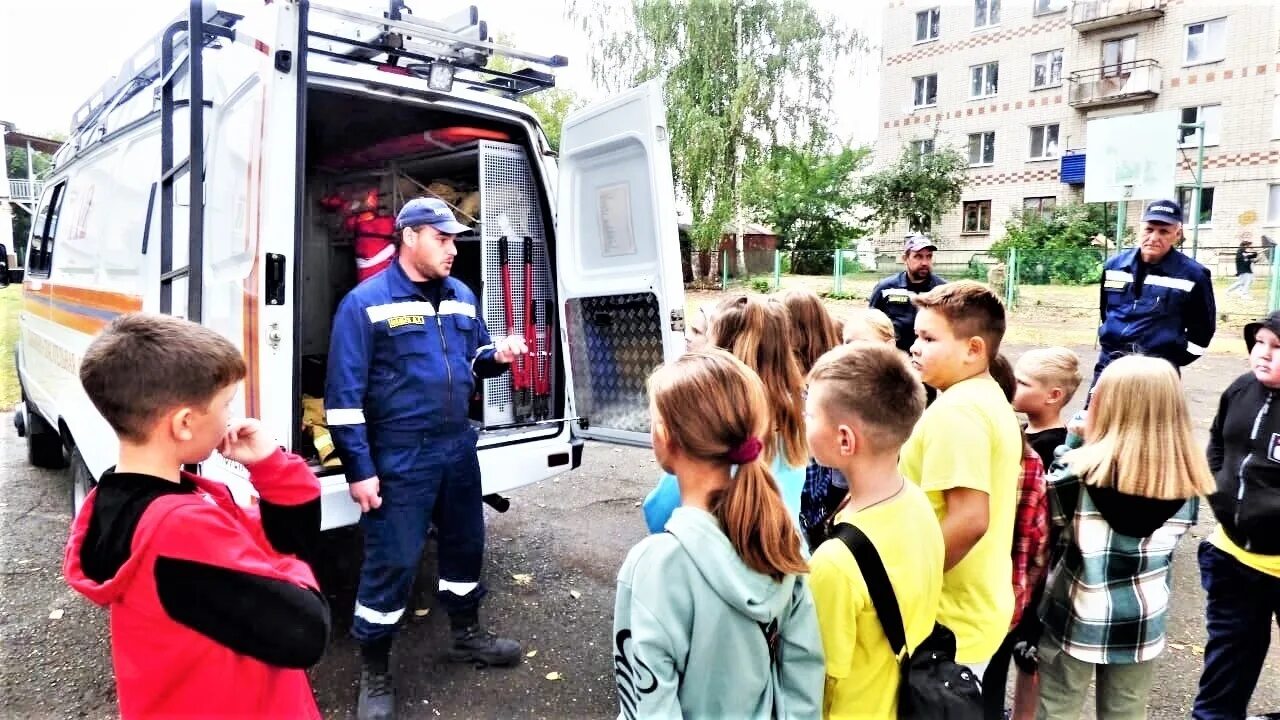 Пермь теракт в школе. День безопасности. Дети за безопасность. Месячник безопасности детей. МЧС безопасность детей.