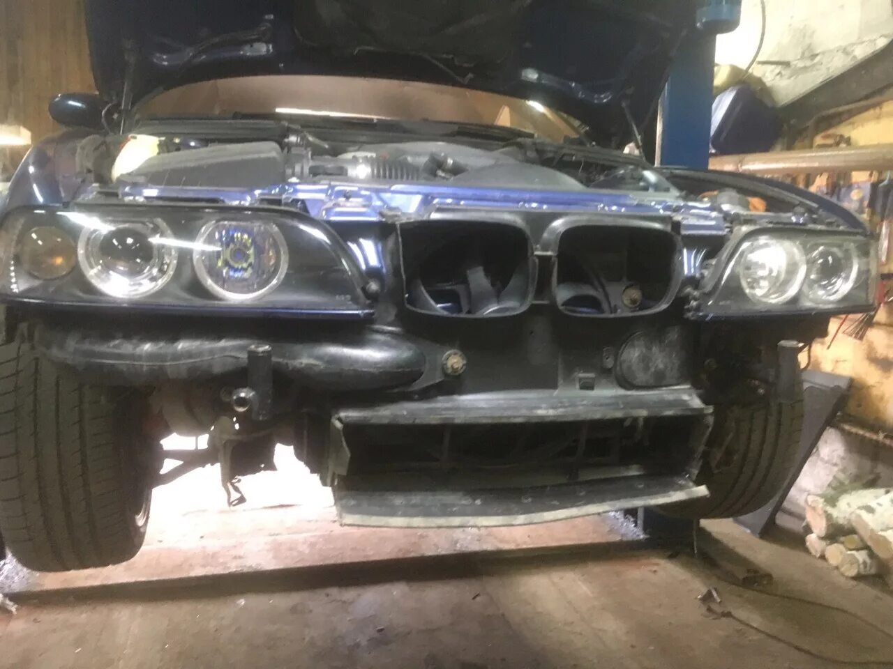 Как снять бампер бмв е39. Бмв е46 без бампера. bmw e39 без бампера. бмв е39 без переднего бампера. бмв е46 без переднего бампера.
