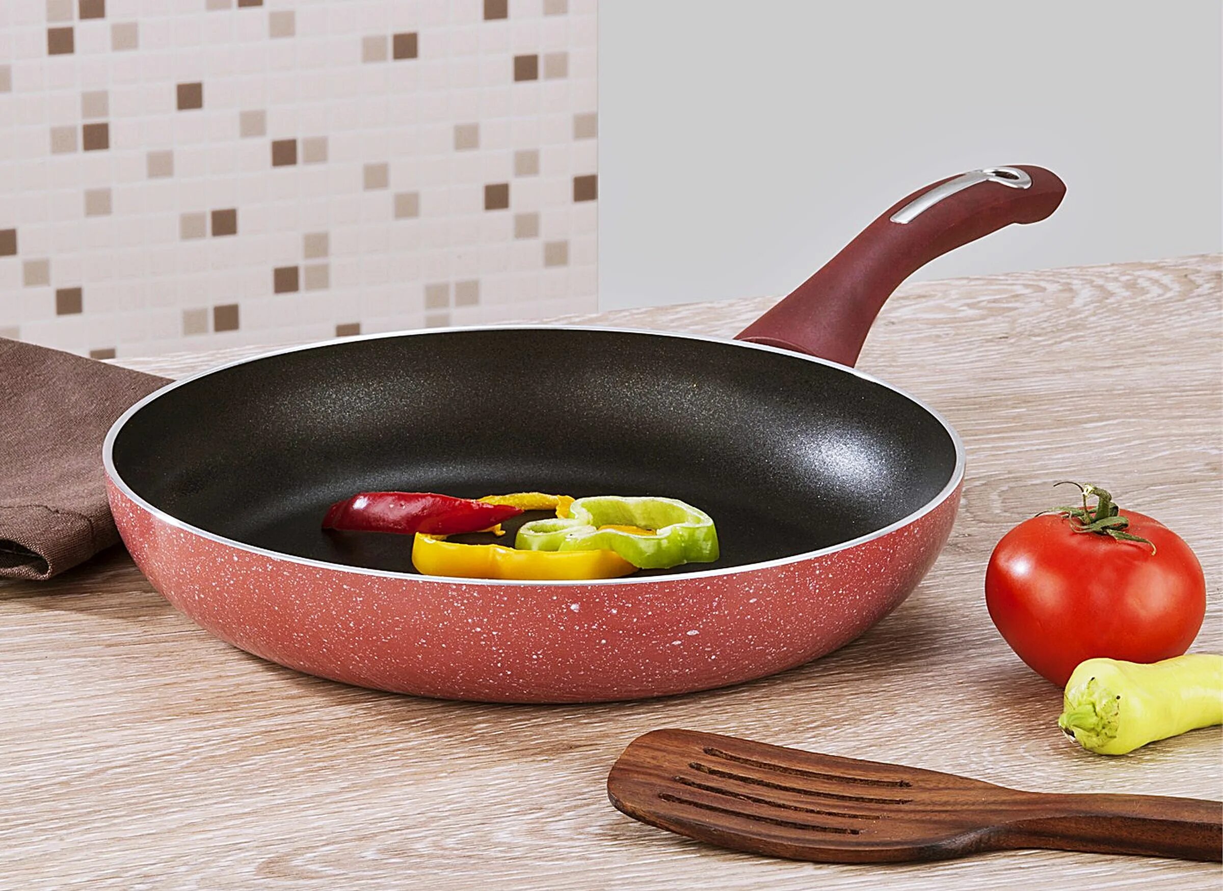 Сковорода для индукционной плиты. Сковорода дома. Дорогая сковорода. Тефаль титаниум сковорода. Сковорода мечта гранит 026802.