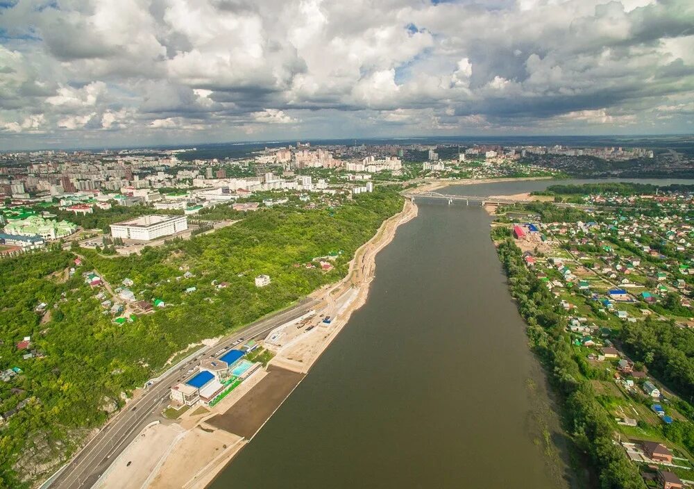 Уфа на берегу какой. Набережная Уфа. Набережная реки белой в Уфе. Уфа город набережная. Набережная реки Агидель.