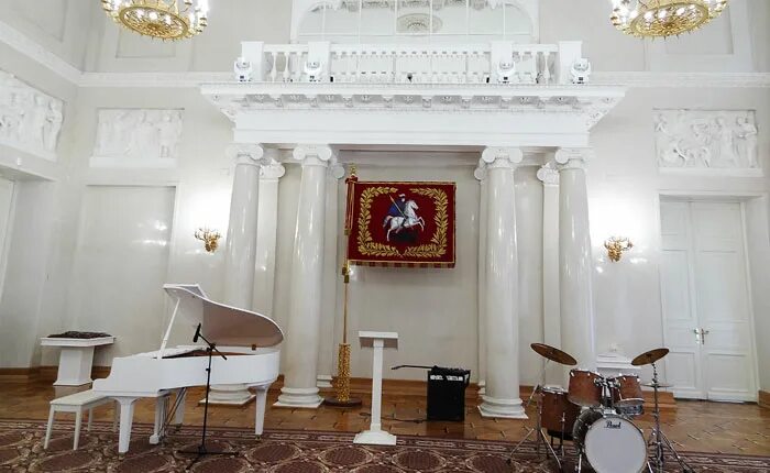 Малый зал мэрии новосибирска. Фото заседания мэрии города новосибирска в большом зале мэрии. Новый арбат 36 конференц зал правительства москвы. Зал заседаний мэрии москвы. Конференц зал мэрии москвы.