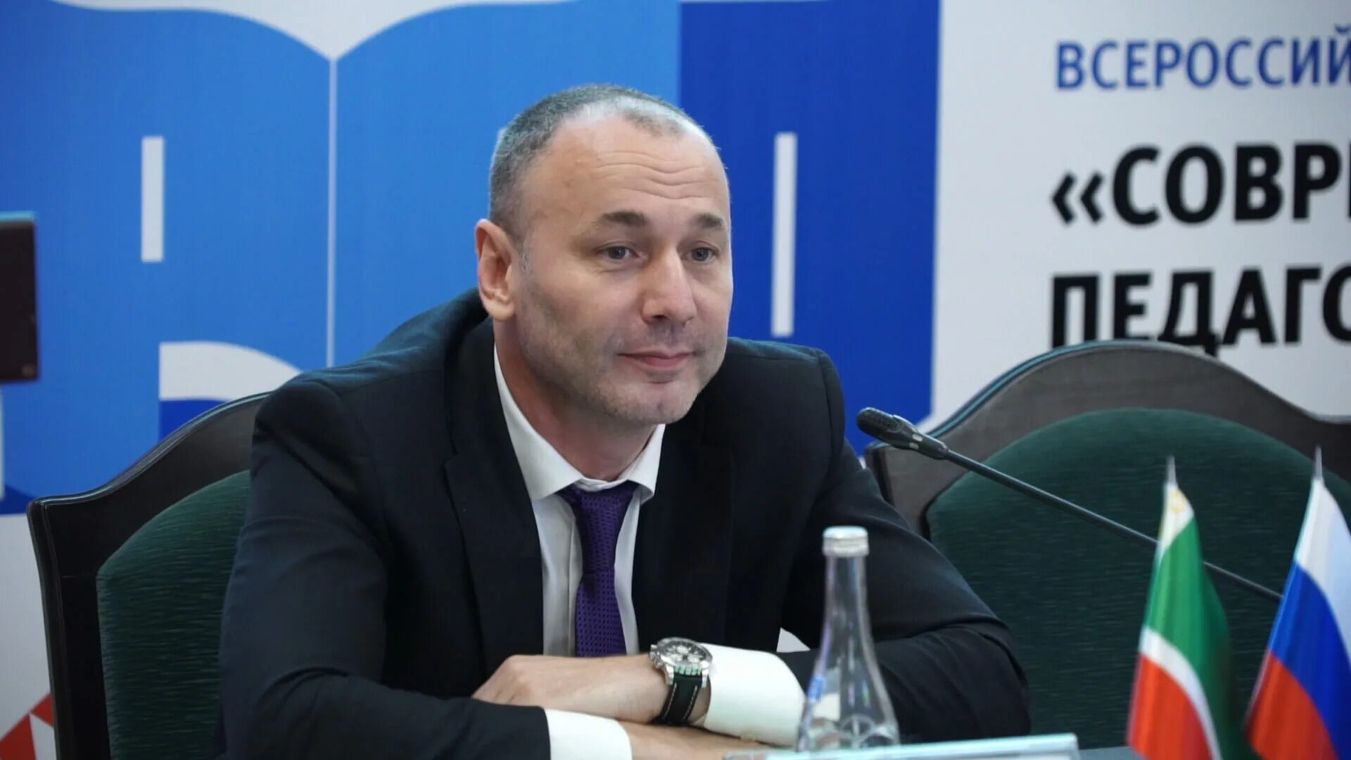 Ирисханов анзор ахметович. Музаев анзор ахмедович рособрнадзор. Руководитель федеральной службы по надзору в сфере здравоохранения. Ирисханов анзор ахметович уфсин. Заместитель министра образования чеченской республики.