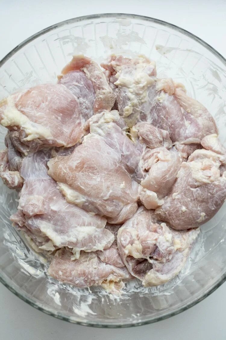 Как быстро замариновать бедра. Бедро куриное. бедрышки куриные. замариновать курицу. бедро куриное в маринаде.
