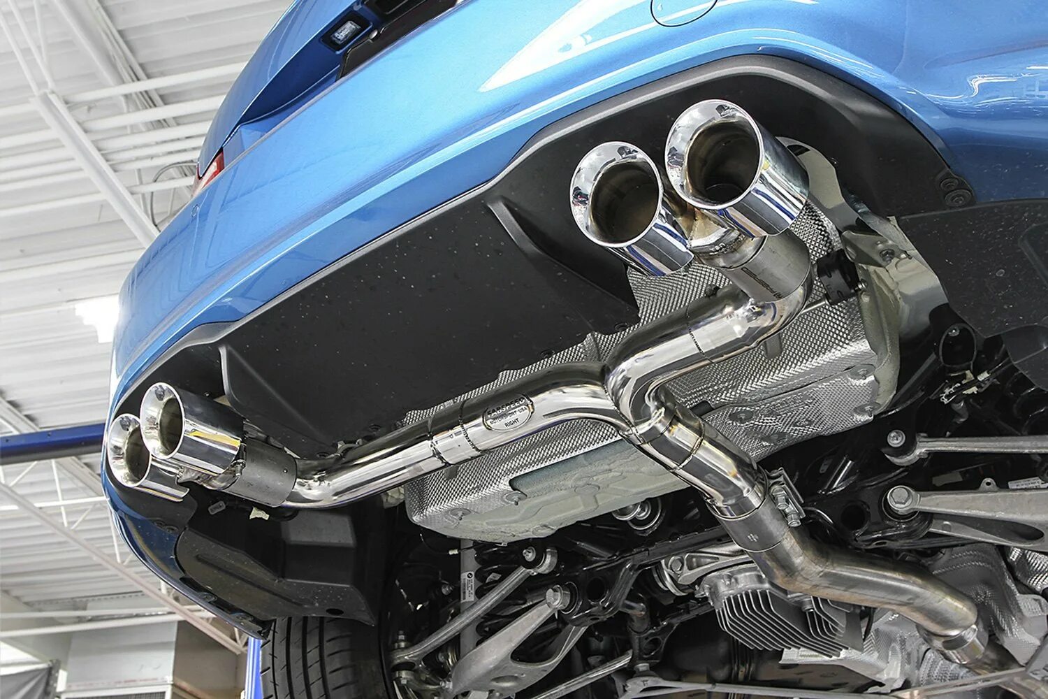 Звук двигателя бмв. Выхлоп BMW m2. Выхлопная система BMW m2. Exhaust BMW m2. BMW 5.0 Exhaust.