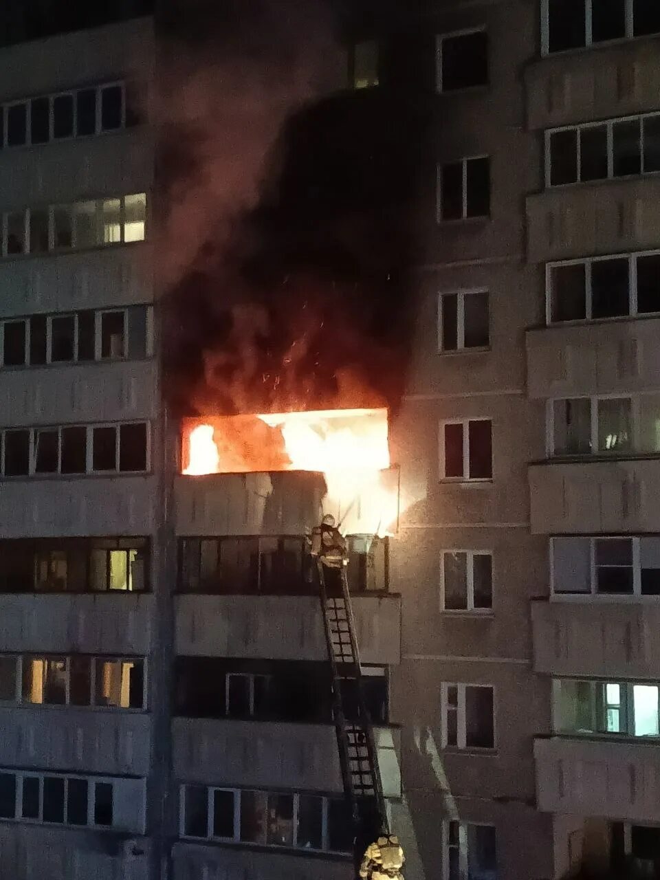 Репина пожар. Репина пожар. Пожар в школе. Репина пожар. Фото сгоревшего автосервиса.
