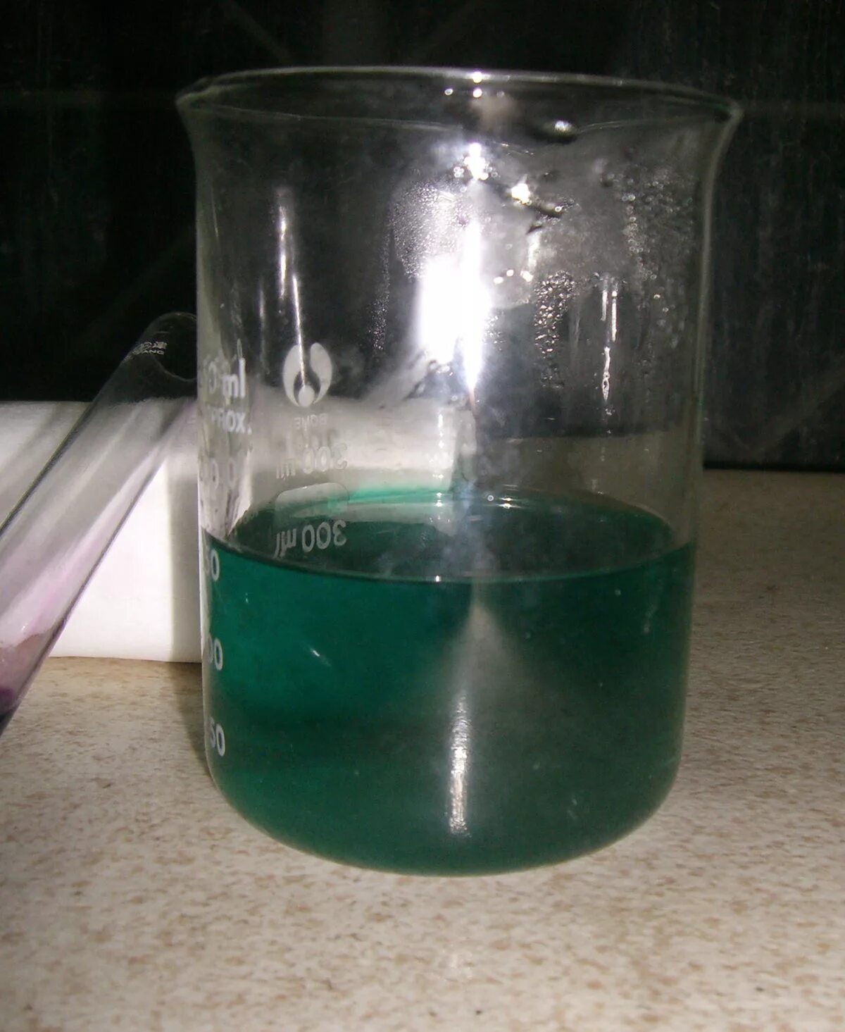 Раствор марганцовки солевой раствор. Манганат калия. K2mno4 раствор. K2mno4 цвет раствора. Манганат 4 калия.