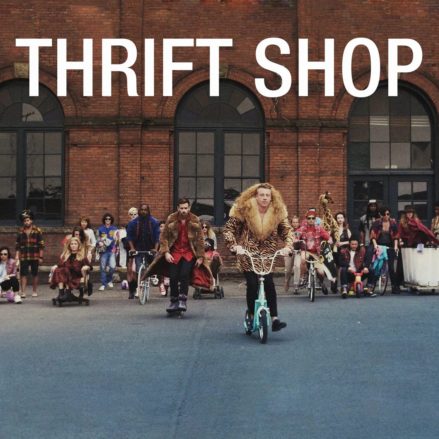 Macklemore & Ryan Lewis - Thrift shop feat. WANZ. Маклемор Thrift shop. Macklemore в шубе. Macklemore ryan lewis thrift shop