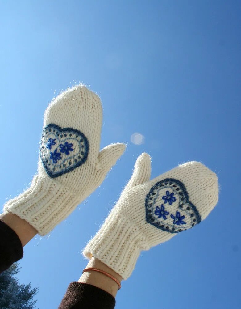 варежки детские чёрные. рукавицы одевать. двухцветные варежки. рукавицы одевать. рукавицы одевать.