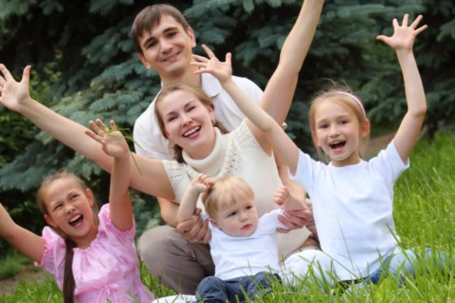 С 1 июля многодетные семьи. Многодетная семья. Счастливая многодетная семья. Семья с 3 детьми. Фотосессия многодетной семьи.