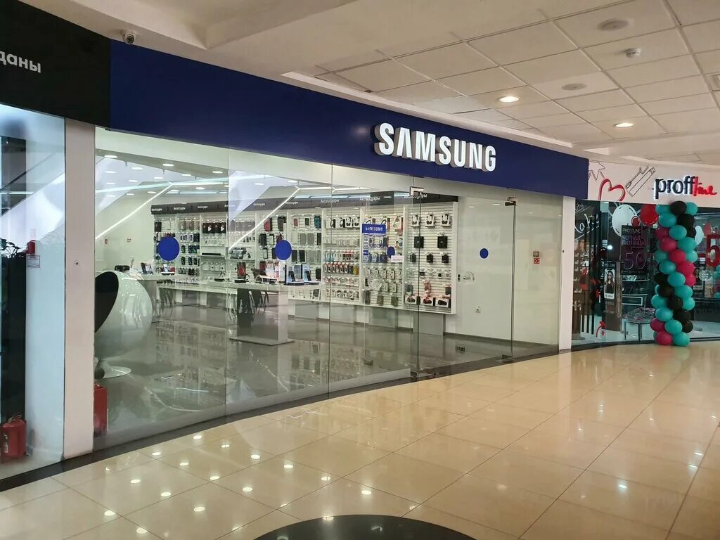 Https shop samsung. Магазин электроники фирменный магазин Samsung. Фирменные магазины Samsung. Фирменный магазин самсунг. Фирменный магазин Samsung Ставрополь.