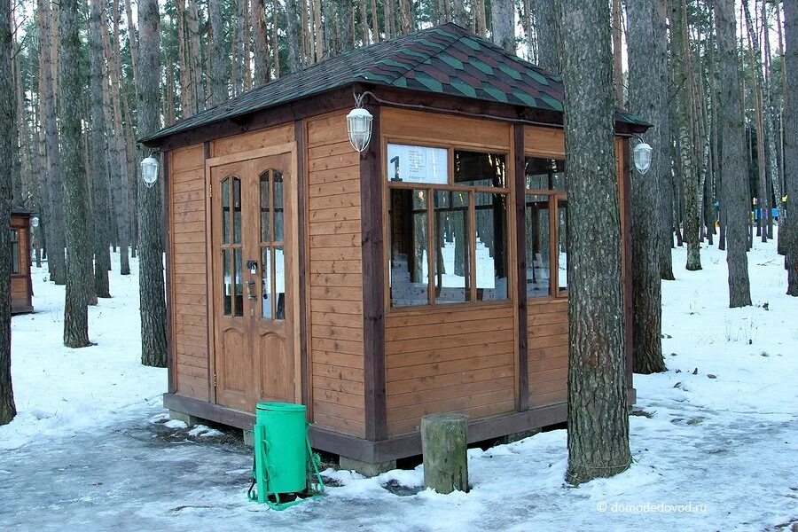 Парк аренда екатеринбург. Парк елочки Домодедово беседки. Грин парк Домодедово беседки. Грин парк елочки Домодедово. Парк Победы Екатеринбург беседки.