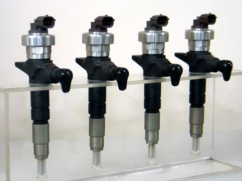 форсунки common rail bosch. что такое форсунки. форсунки комон рейл дизеля. форсунка топливная коммунреел.