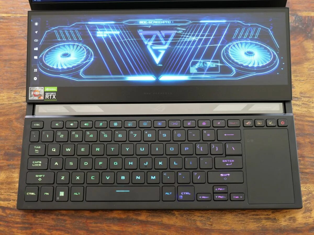 ASUS ROG Zephyrus Duo 16. ROG Zephyrus Duo 16 (2022). ASUS ROG Zephyrus g16 Duo. ASUS ROG Duo 16 2022.