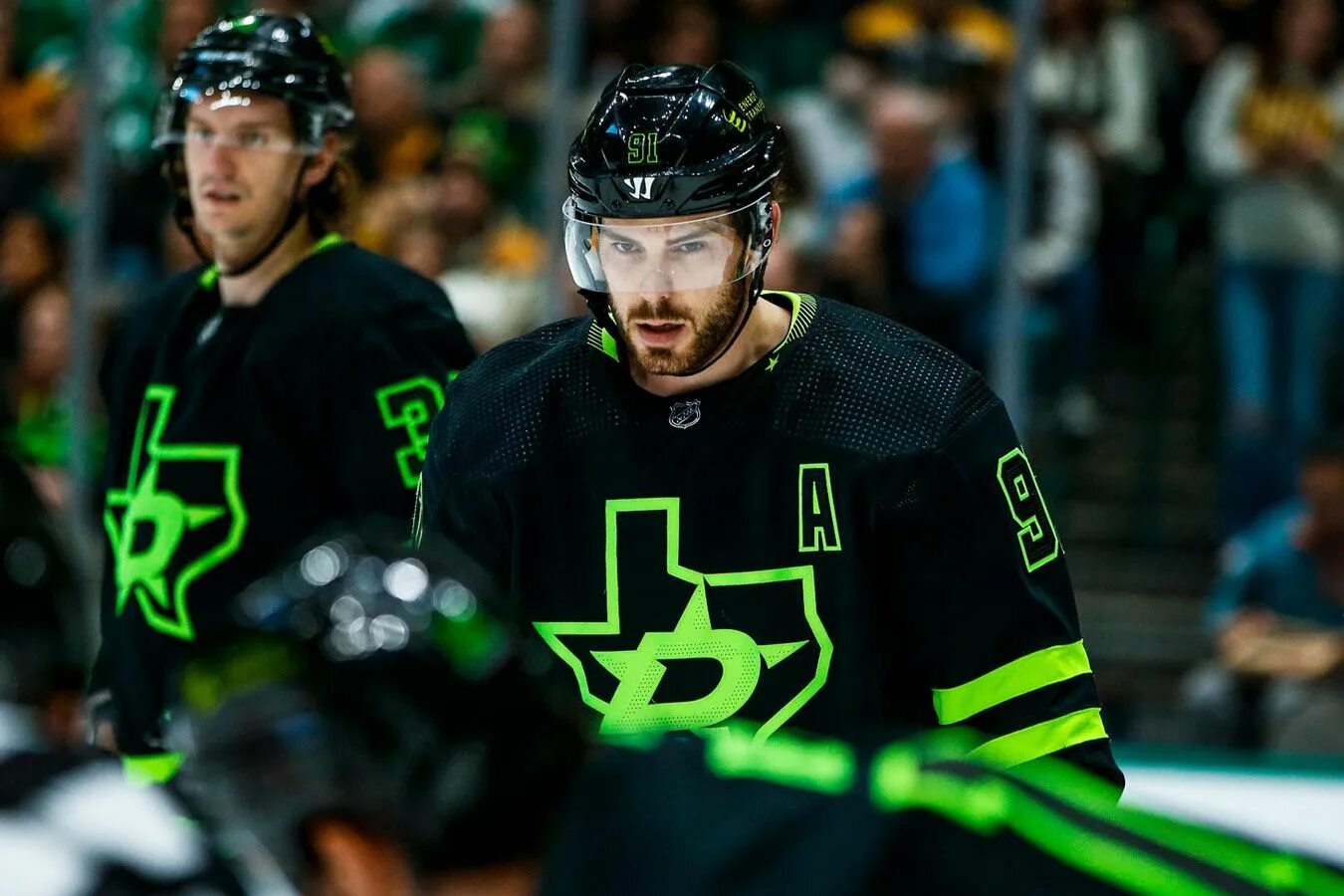 Самый дорогой хоккеист. Самый дорогой хоккеист. Самый дорогой хоккеист. Самый дорогой хоккеист. Нхл самые дорогие хоккеисты.