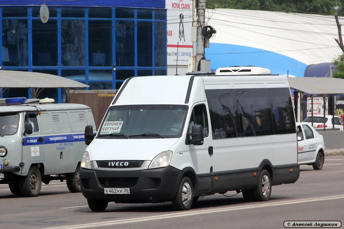 Центральный автовокзал воронеж богучар. Iveco daily 35c13. ивеко воронеж. богучар маршрутка. центр ивеко в воронеже.