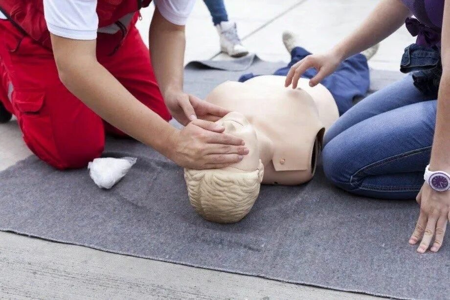 Техника первой доврачебной помощи. Оказание первой помощи. Оказание первой помощи пострадавшим. Первая медицинская ПОМОЩЬПОМОЩЬ.