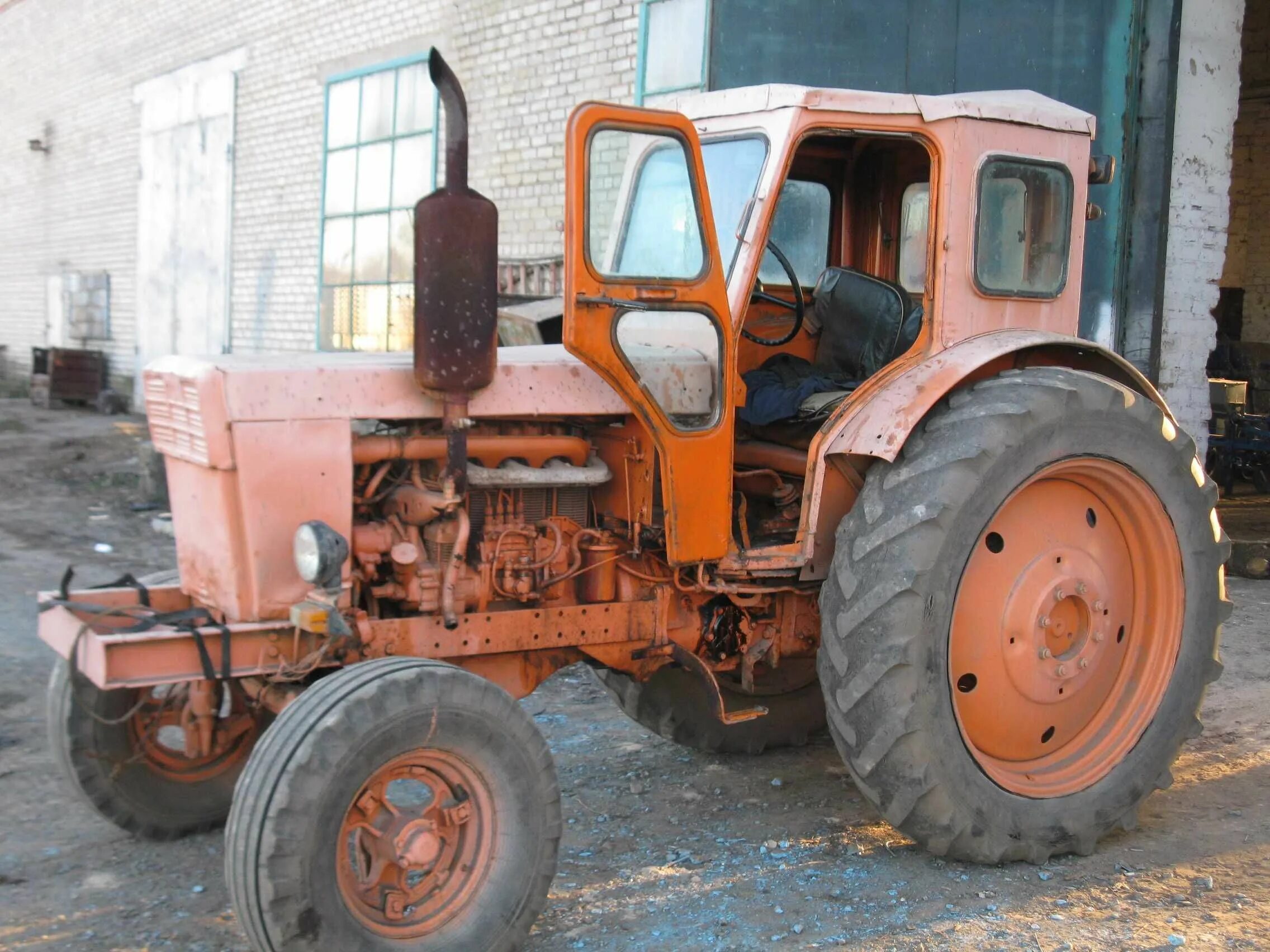 Бульдозер чтз б10м2. Бульдозер чтз б10м. Базовый трактор бульдозер б10м. 0111-ен. Т трактор б.