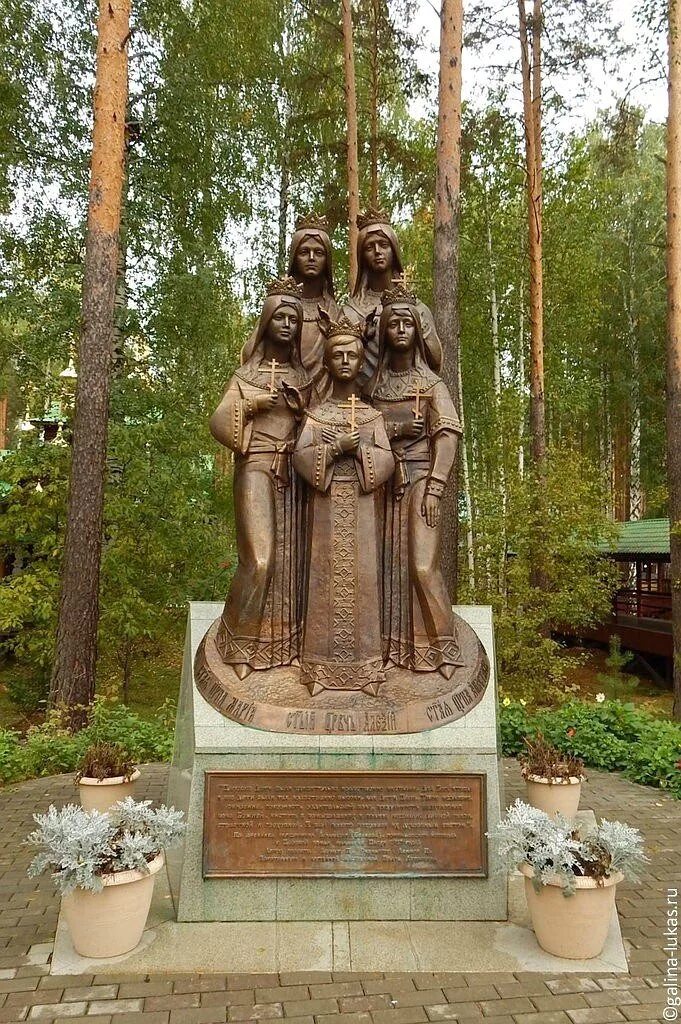 Монастырь ганина яма. Царский храм на ганиной яме. Ганина яма екатеринбург история. Шанина яма екатеринбурге. Ганина яма екатеринбург история.