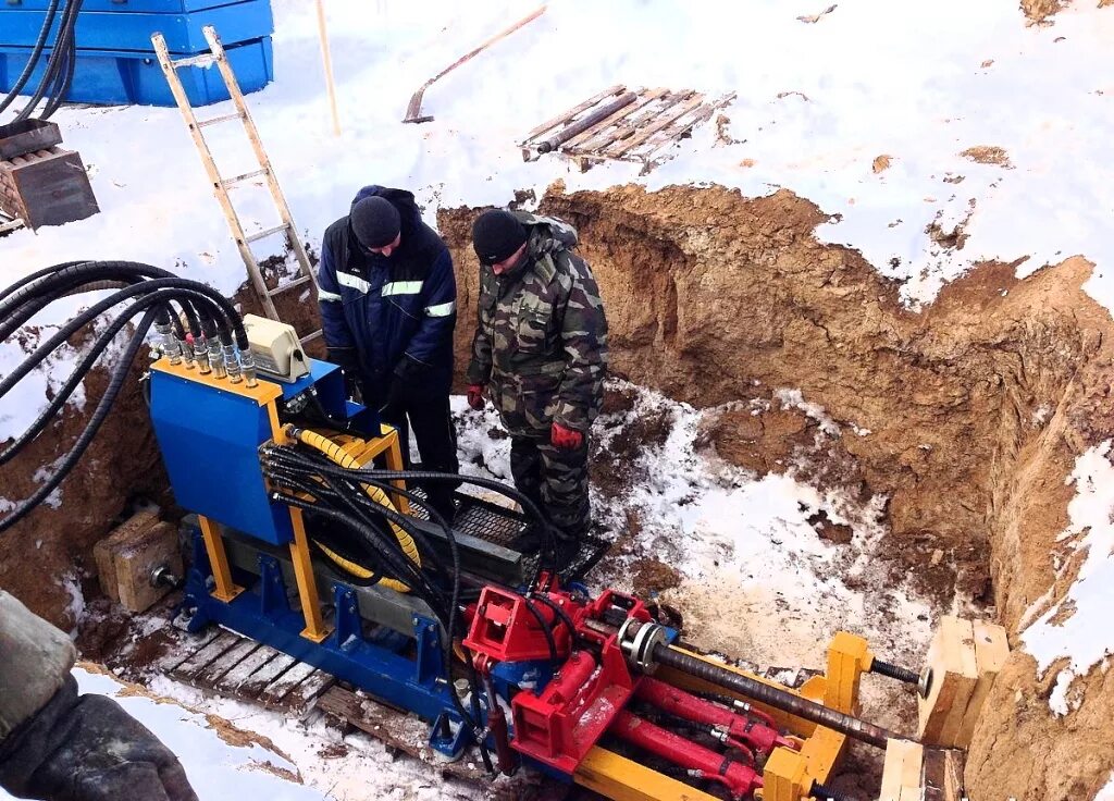 Буровая горизонтального бурения. УГНБ-3м4. Горизонтально направленное бурение ГНБ. Прокладка газопровода бестраншейным методом. Горизонтальное бурение гб1421.