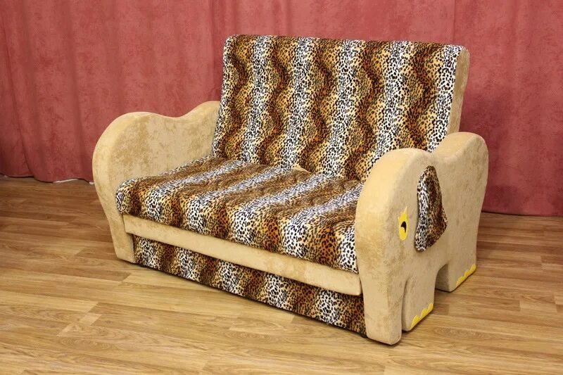 Детский диван раскладной со слониками. Мягкая мебель слон. Слон на диване. Диван слоник