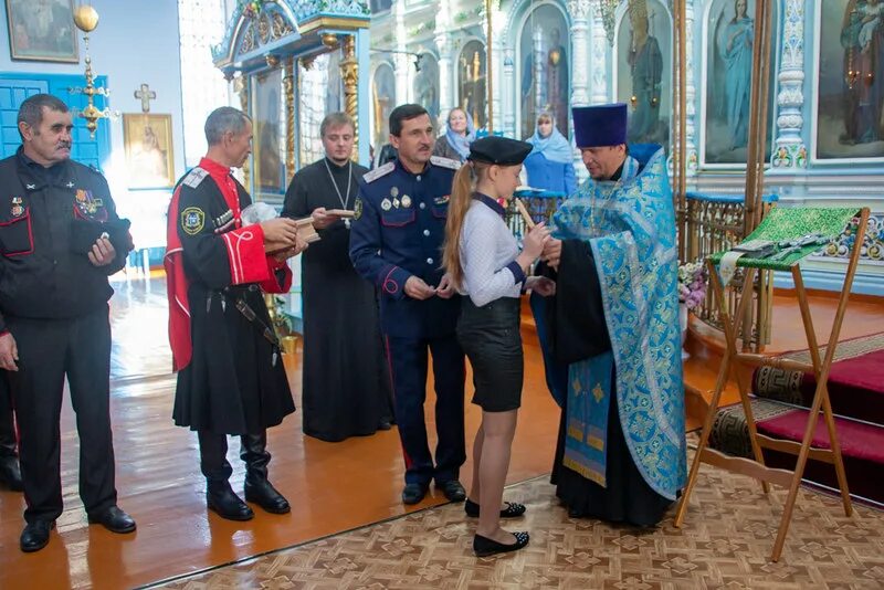 Погода ставропольский край новая кугульта. Церковь Кугульта Ставропольский край. Присяга казака в храме. Казачата в храме. Село новая Кугульта.