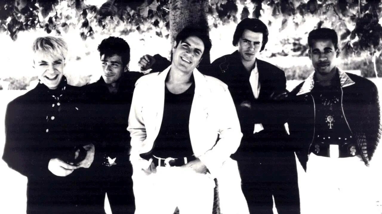 Duran duran thank you. Duran duran - ordinarу. Duran duran тексты песен. Солист группы дюран дюран. Duran duran the valley.