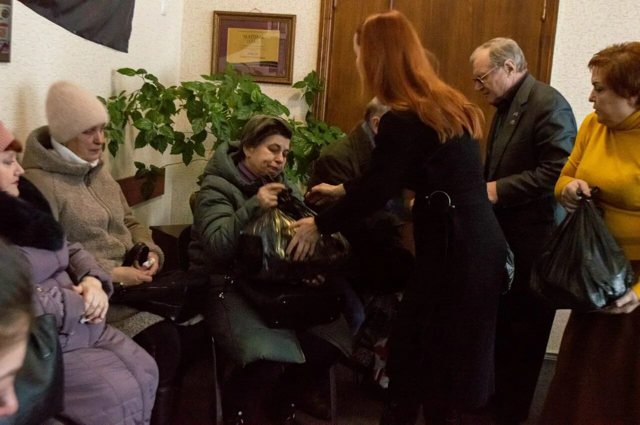 Вручение гуманитарной помощи мобилизованным. Женщины России. Вдовам ДНР вручили шубы.