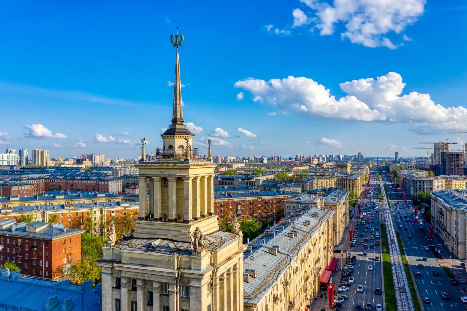 Здание со шпилем в спб парк победы. Дома на московском проспекте спб. Дома на московском проспекте спб. Дом со шпилем санкт-петербург московский проспект 190. Генеральский дом санкт-петербург московский проспект.