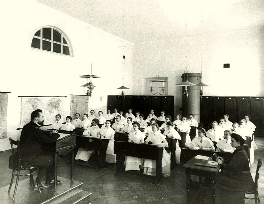 История в институте темы. Смольный институт благородных девиц 18 век. История в институте темы. История в институте темы. История в институте темы.