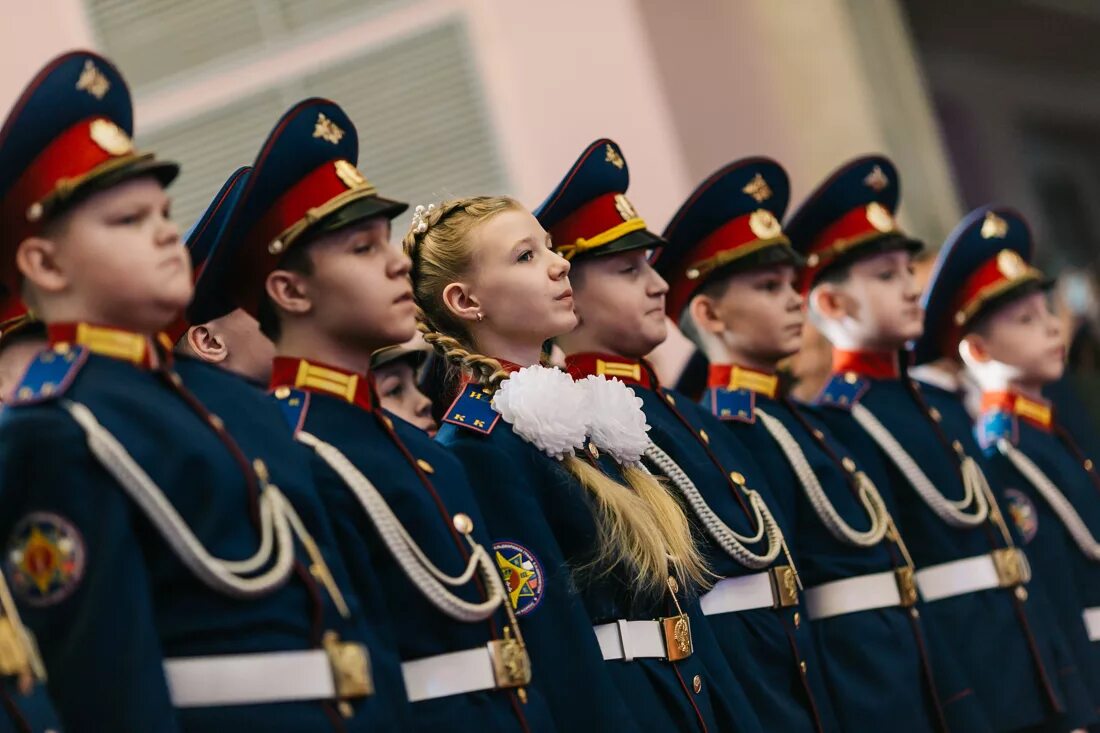 1 кадетский корпус отзывы. Бал в кадетском корпусе. Кадетский корпус Иваново. Школа 43 Иваново кадетский корпус. Погон кадетский корпус.