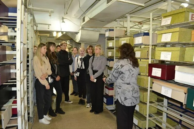 День архивов 2022. Экскурсия по архиву. Хранение дел в архиве. Архив документов. Хранилище государственный архив ульяновской области.