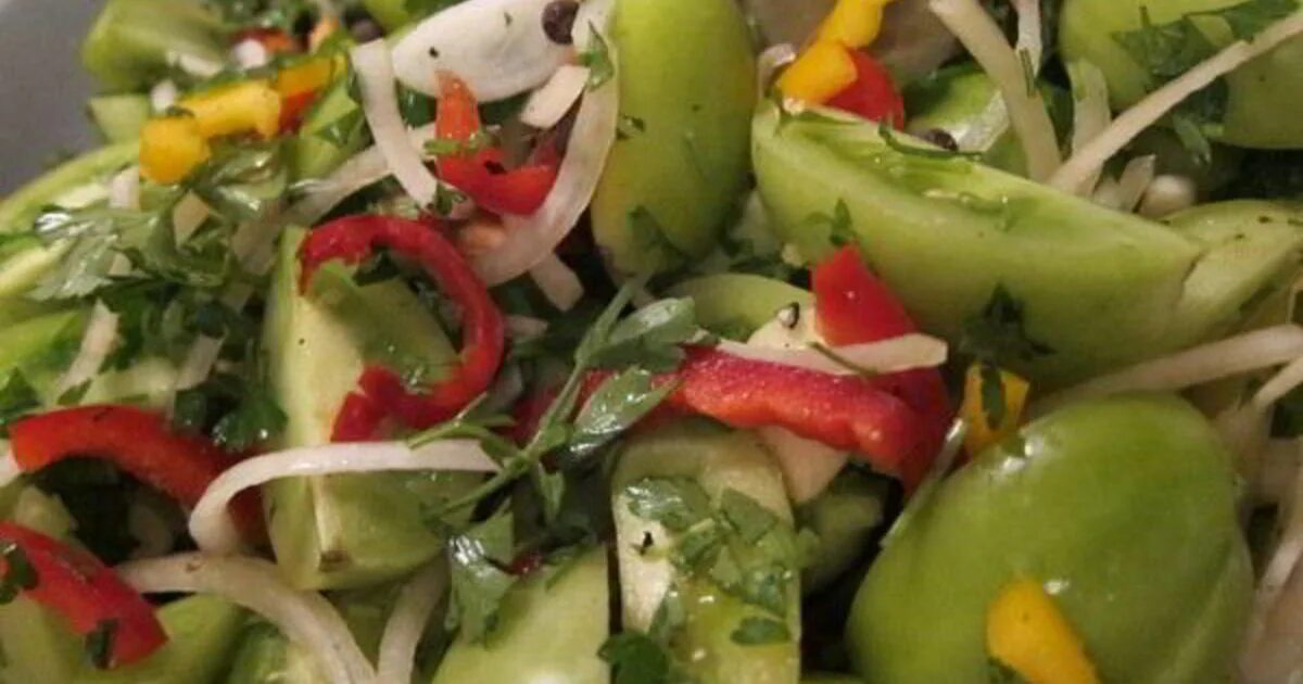 Салат из перца с уксусом. Зелёные помидоры по-корейски. острые зеленые помидоры. салат с зелеными помидорами. закуска из зеленых помидор на зиму.