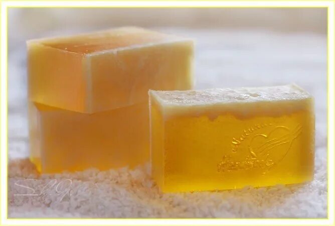 Как сделать мыло глицерином. Прозрачное мыло. Глицериновое мыло ручной работы. Лимонное мыло. Мыло из глицерина.