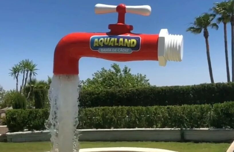 парящий кран. парящий кран. фонтан кран висящий в воздухе красноярск. фонтан волшебный кран кадис испания. фонтан кран, висящий в воздухе, находится в испанском городе кадис.