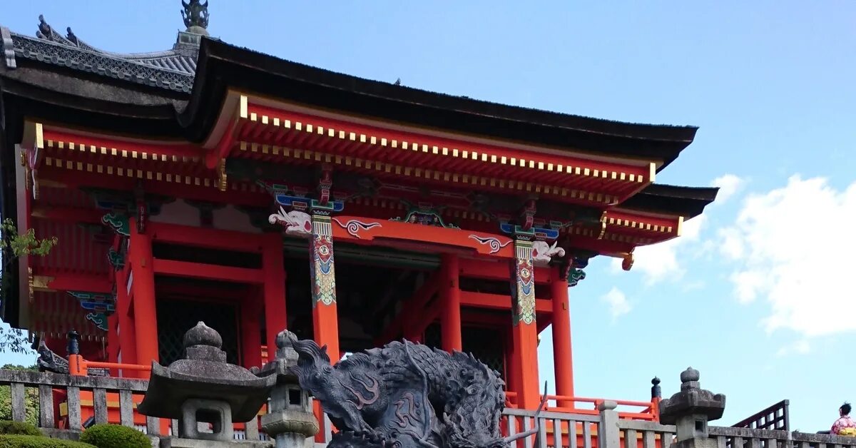 File:Taoist Temple- dragons on the roof! (9234920307).jpg - Wikimedia Commons