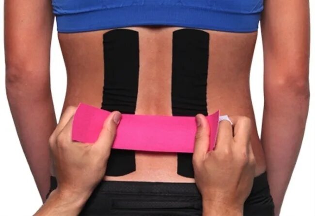 бинт кинезио тейп. тейпирование грыжи позвоночника. бинт кинезио-тейп kinexib pro. тейпирование кинезио спины. сколиоз позвоночника тейпирование.