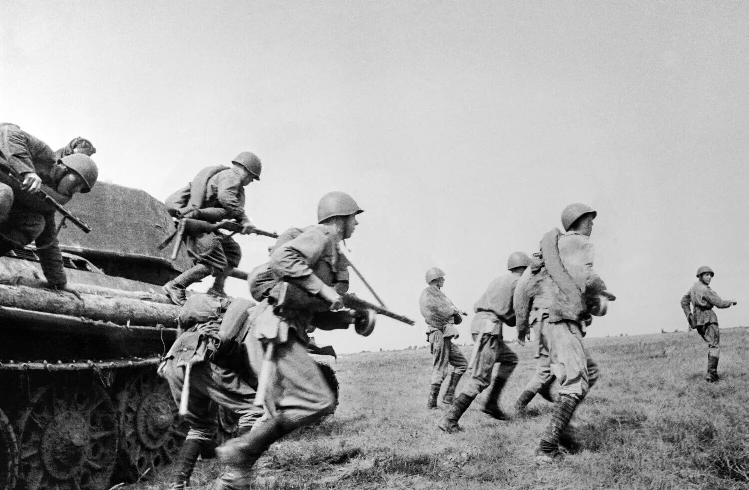 В курской идут бои. ). В курской идут бои. Бой курская дуга 1943. Курская битва 1943.
