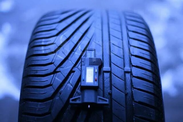 Шины 235 55 r18 в москве. Uniroyal rainsport 3. uniroyal rain. uniroyal rainsport 2. автомобильная шина uniroyal rainsport 2 23540 zr18 91w летняя.