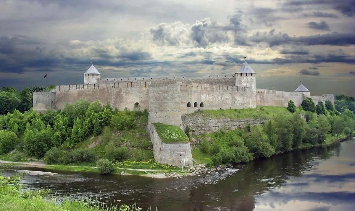 В каком городе находится крепость. Ивангородская крепость в ивангороде. кингисепп ивангородская крепость. иван горотская крепость. ивангородская крепость. ленинградская обл., г. ивангород.