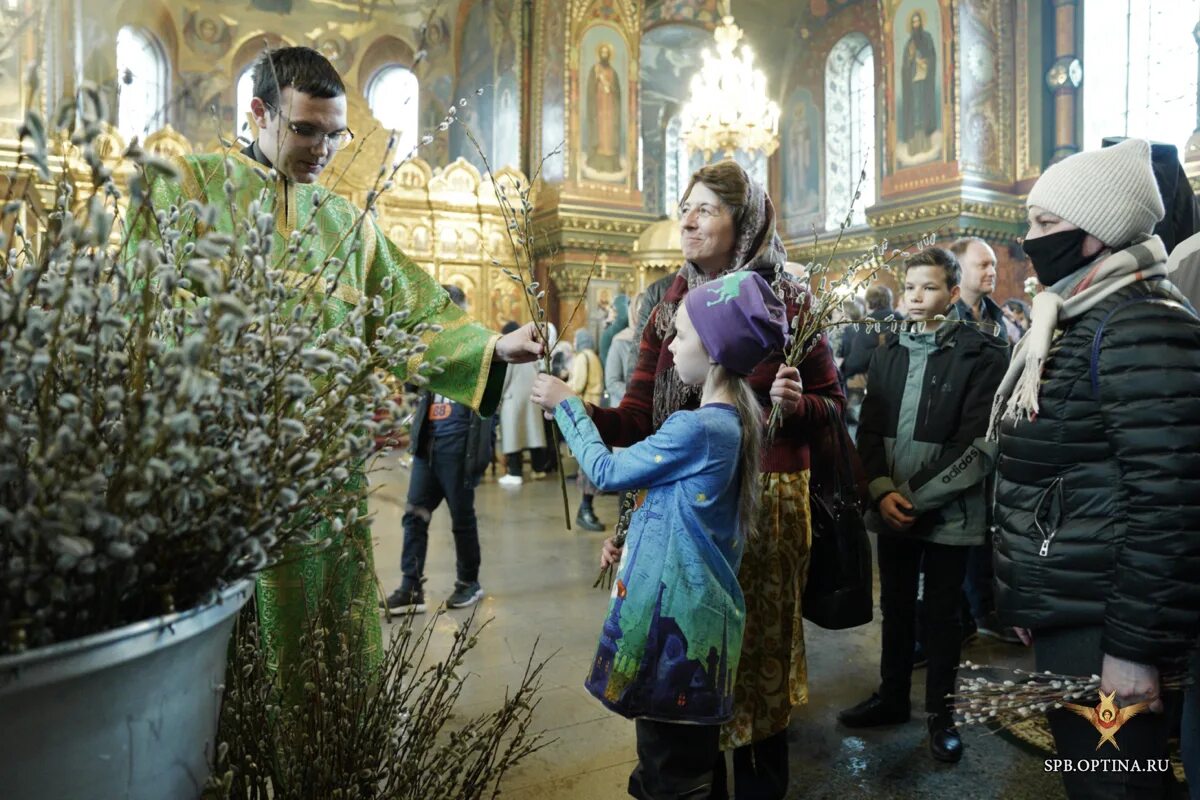 Вербное воскресенье в армении. Карповская Церковь Нижний Новгород Вербное воскресенье. Мужской монастырь Павловский Посад Вербное воскресенье 2023 год-.